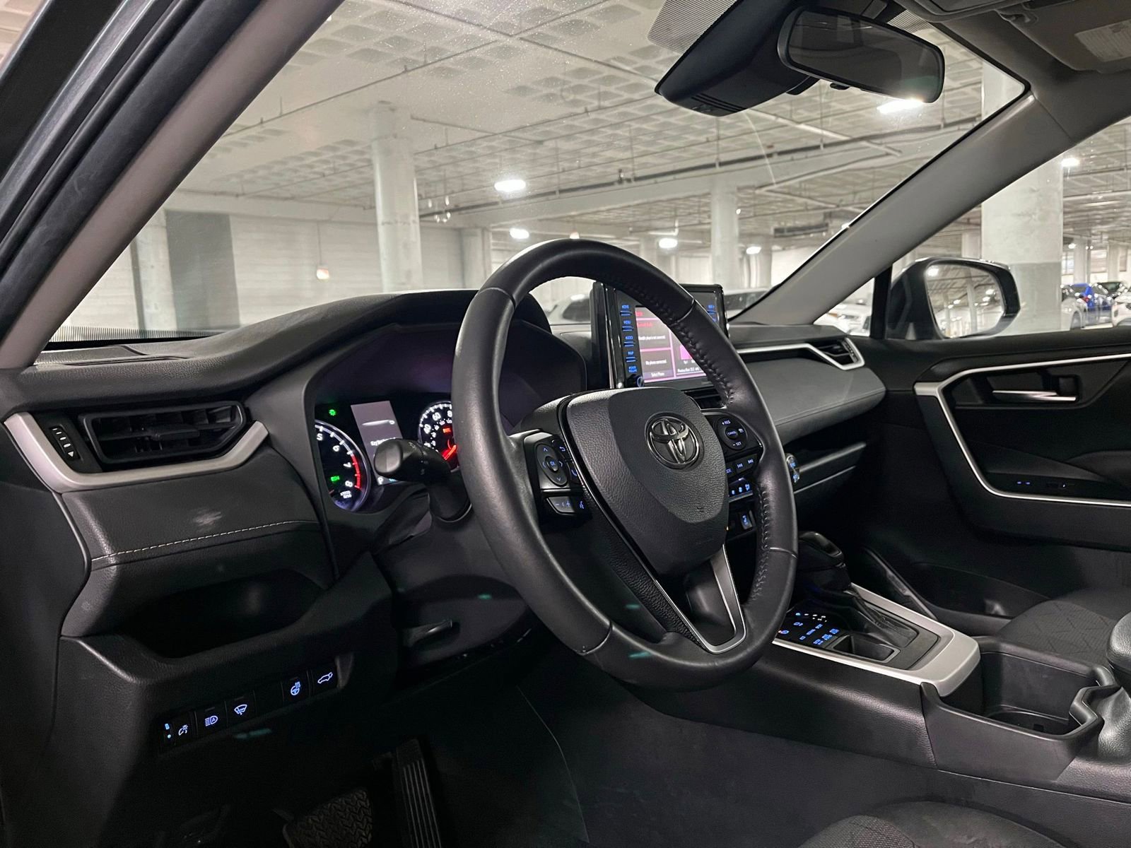 Used 2022 Toyota RAV4 XLE w/ Convenience Package AWD/4WD image 15