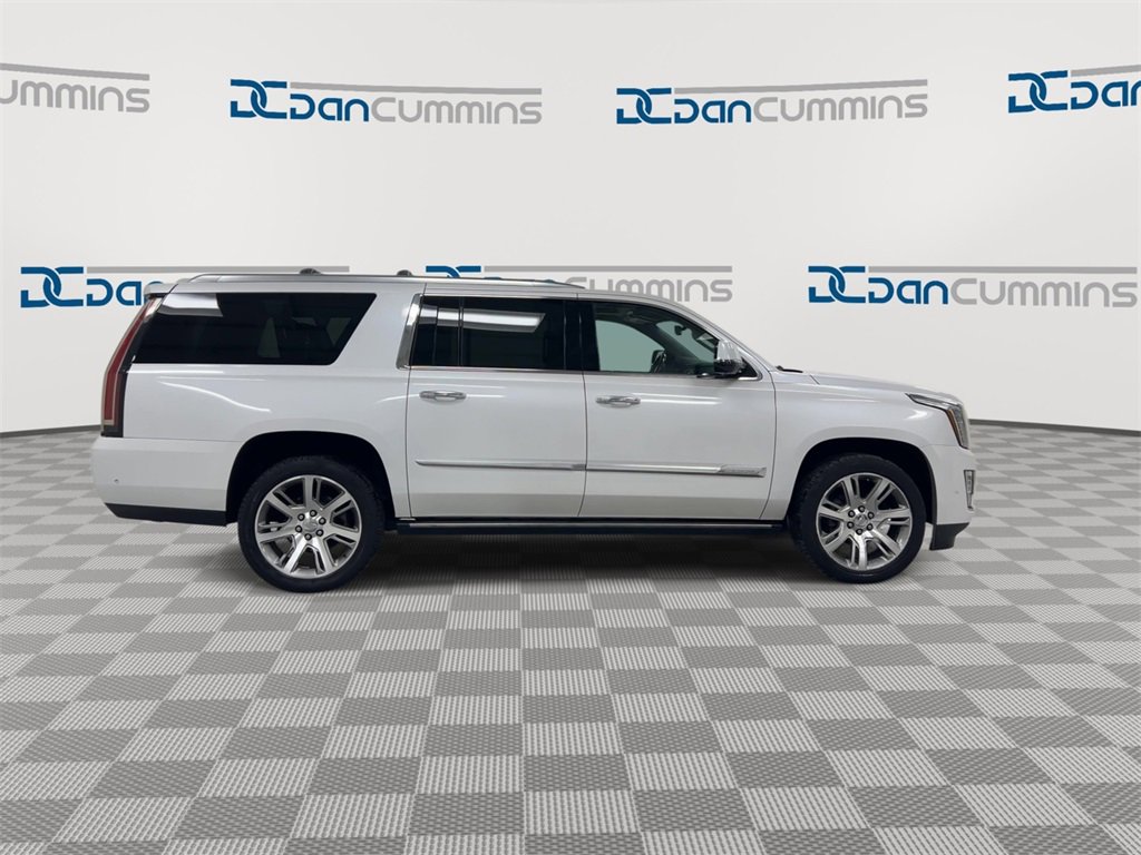 Used 2019 Cadillac Escalade ESV Premium Luxury image 9