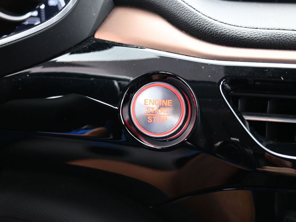 Used 2022 Acura MDX FWD image 32