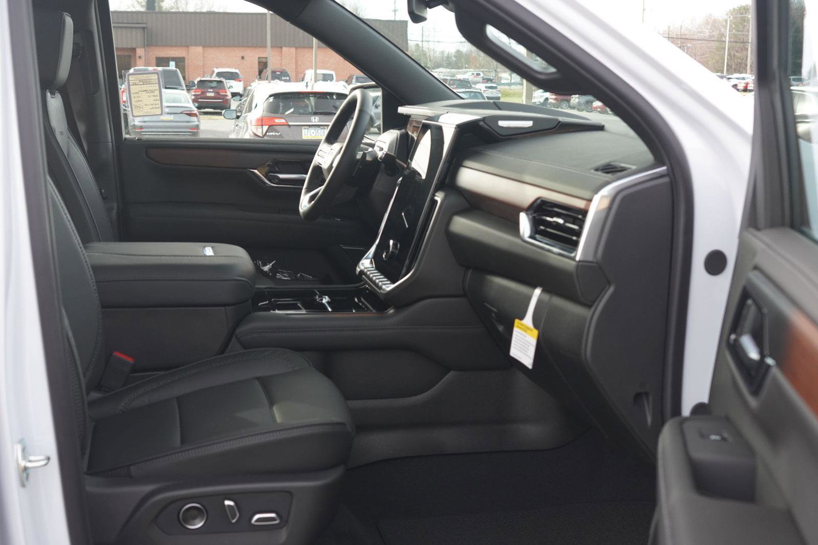 New 2026 GMC Yukon XL Denali w/ Sun & Power Step Package image 31