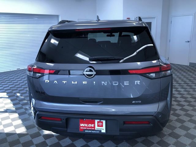 Used 2025 Nissan Pathfinder SV image 14