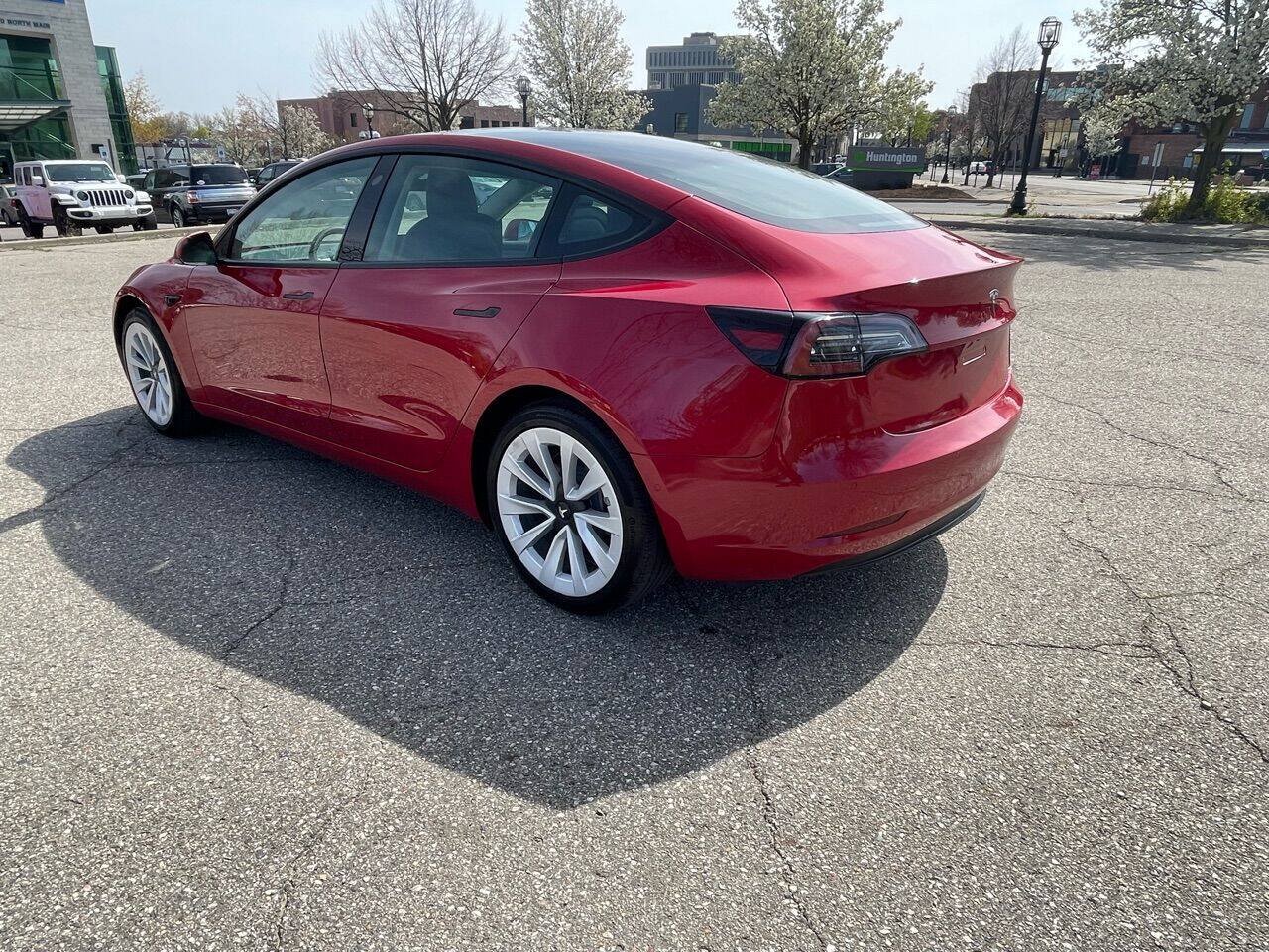 Used 2021 Tesla Model 3 Standard Range Plus RWD image 6