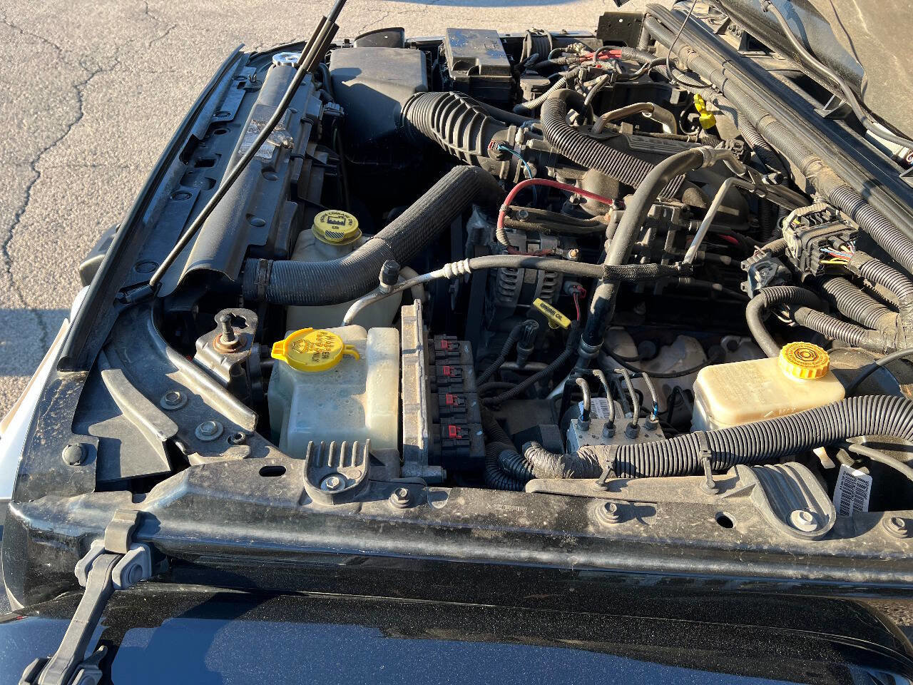 Used 2011 Jeep Wrangler Sahara image 33