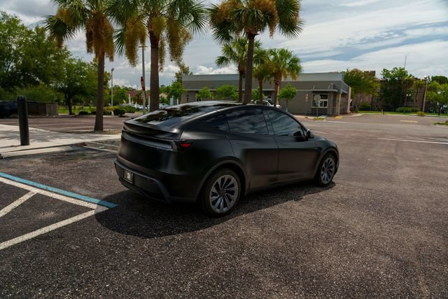 Used 2026 Tesla Model Y 2WD image 9