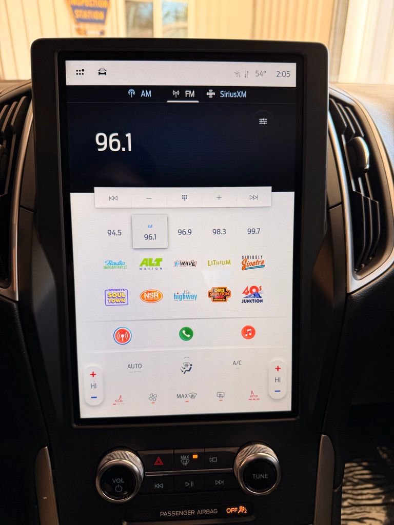 Used 2024 Ford Edge SEL image 13