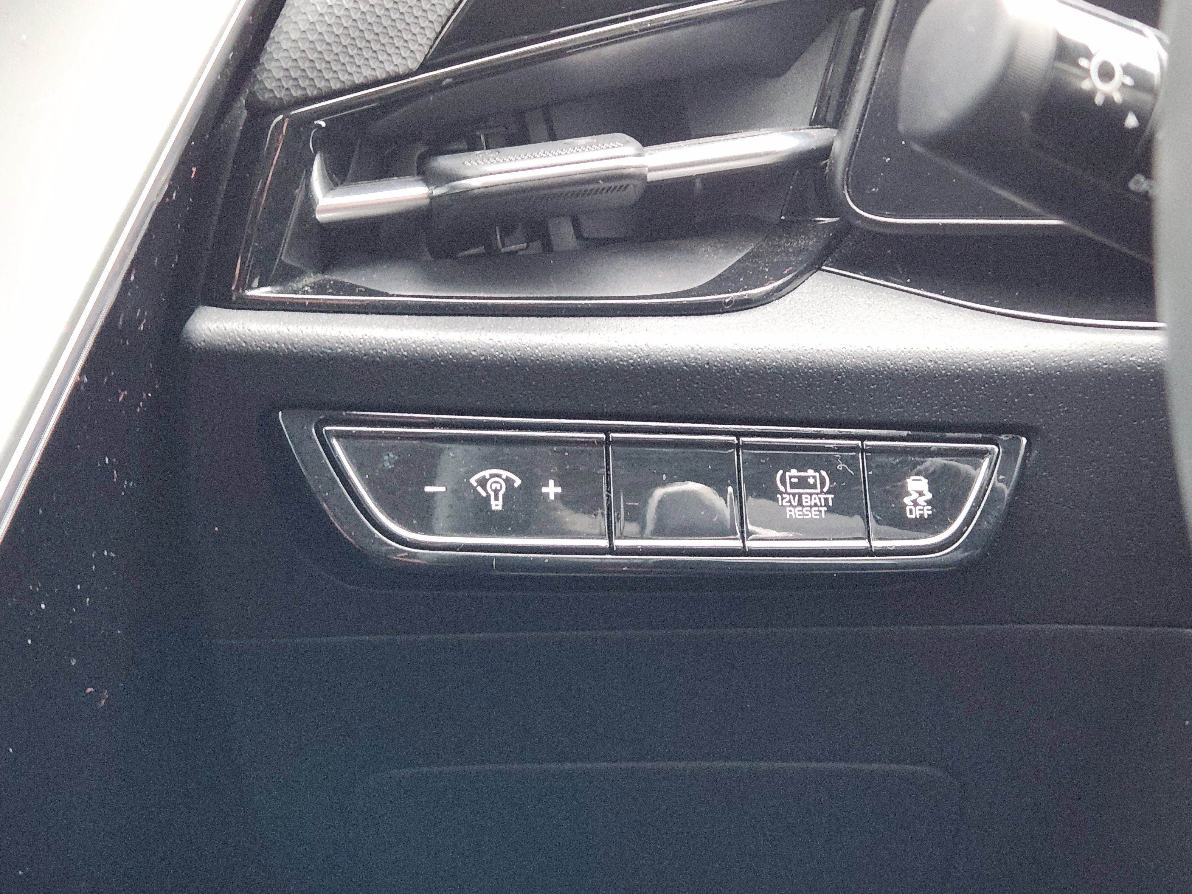 Used 2023 Kia Niro EX image 28