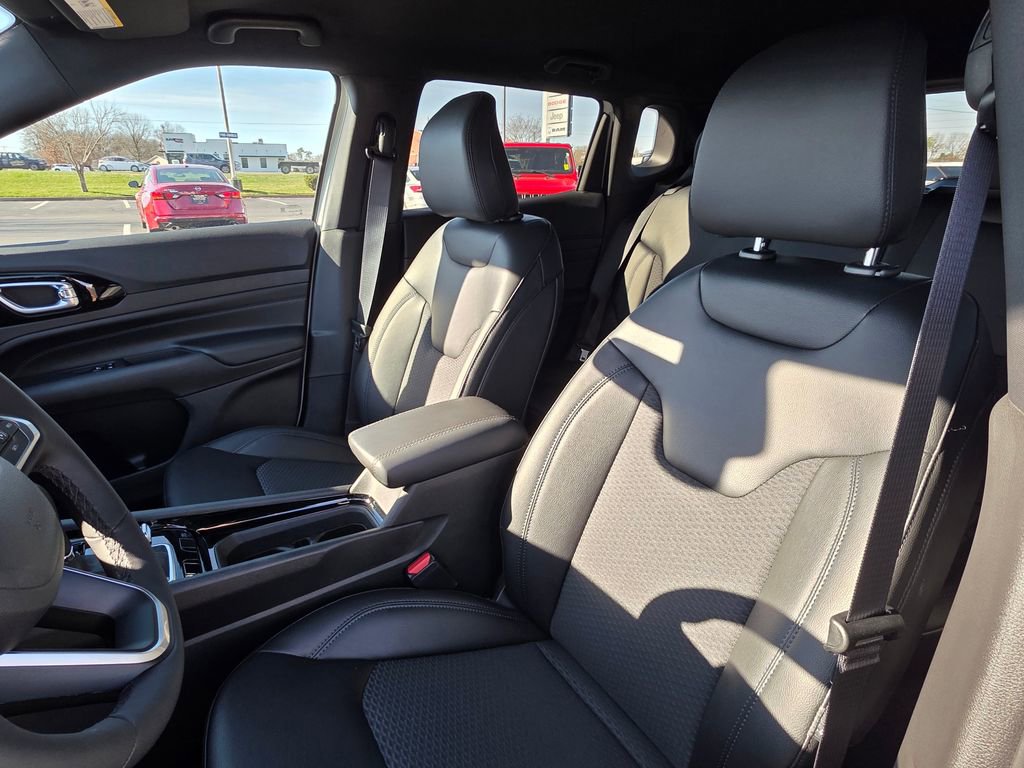 New 2026 Jeep Compass Latitude image 10