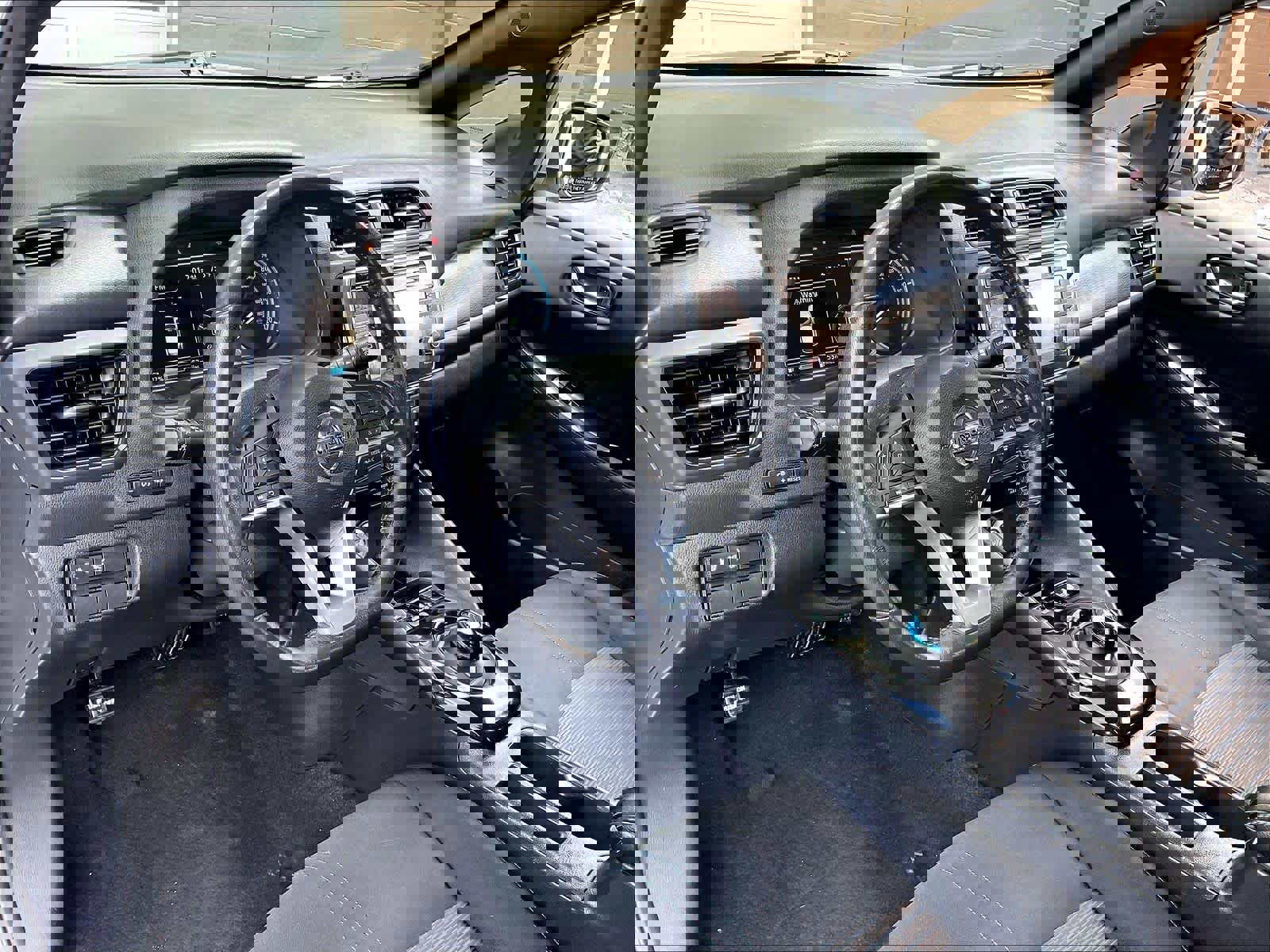 Used 2018 Nissan Leaf SV FWD image 8