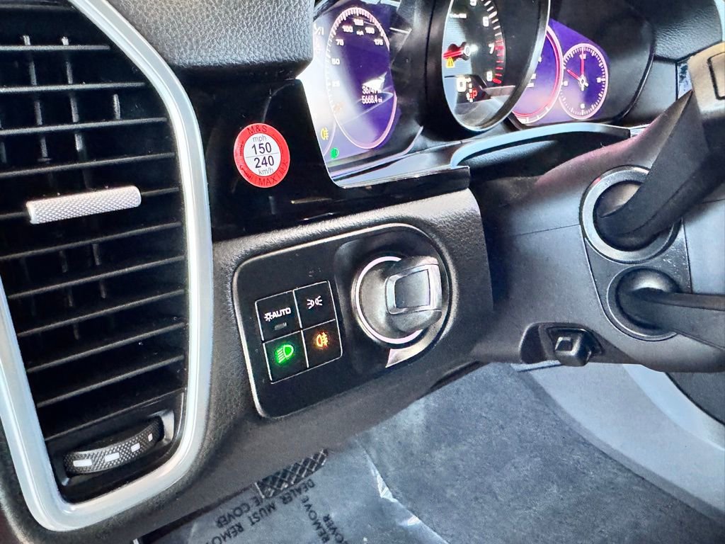 Used 2023 Porsche Cayenne Platinum Edition image 38