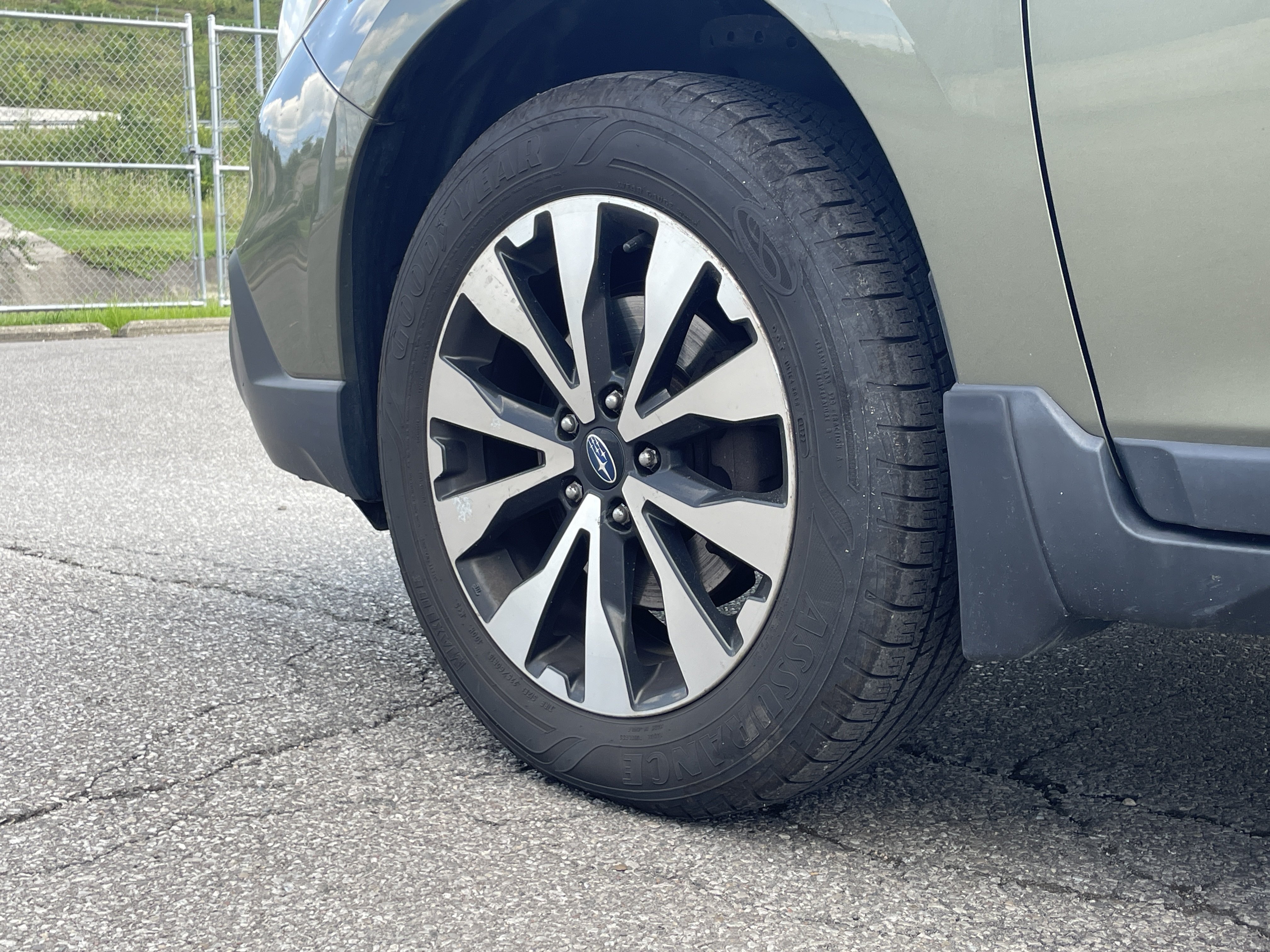 Used 2015 Subaru Outback 2.5i Limited AWD/4WD image 7