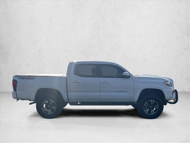 Used 2019 Toyota Tacoma TRD Sport image 4