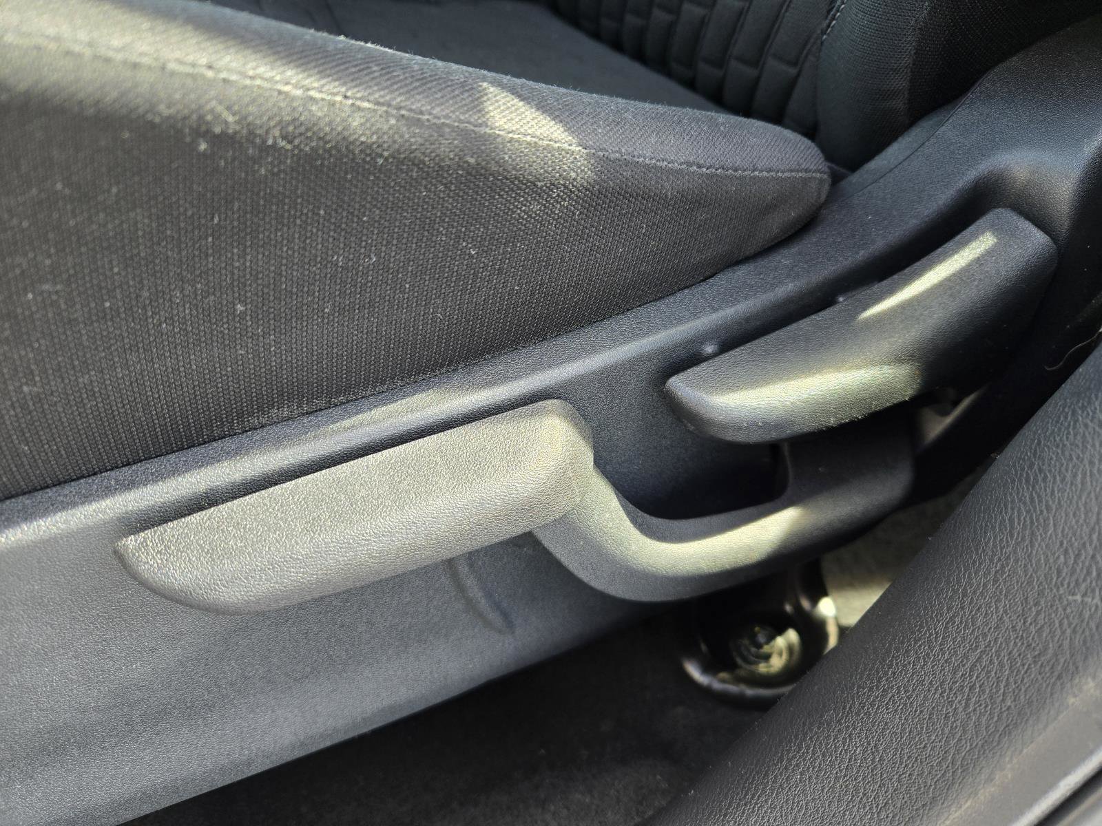 Used 2021 Nissan Kicks S FWD image 23