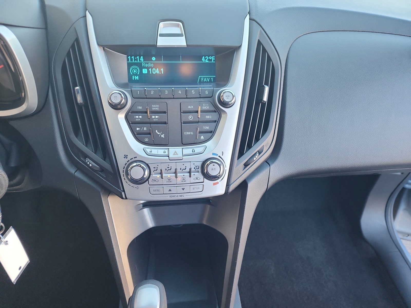 Used 2015 Chevrolet Equinox LS image 29