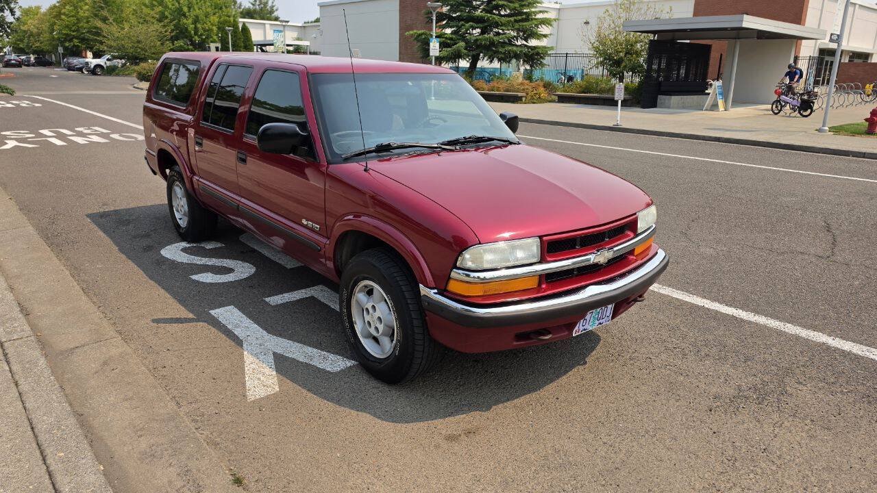 Used 2001 Chevrolet S10 Pickup LS AWD/4WD image 3