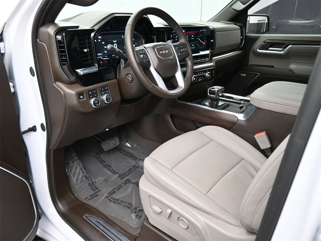 Used 2024 GMC Sierra 1500 SLT image 2