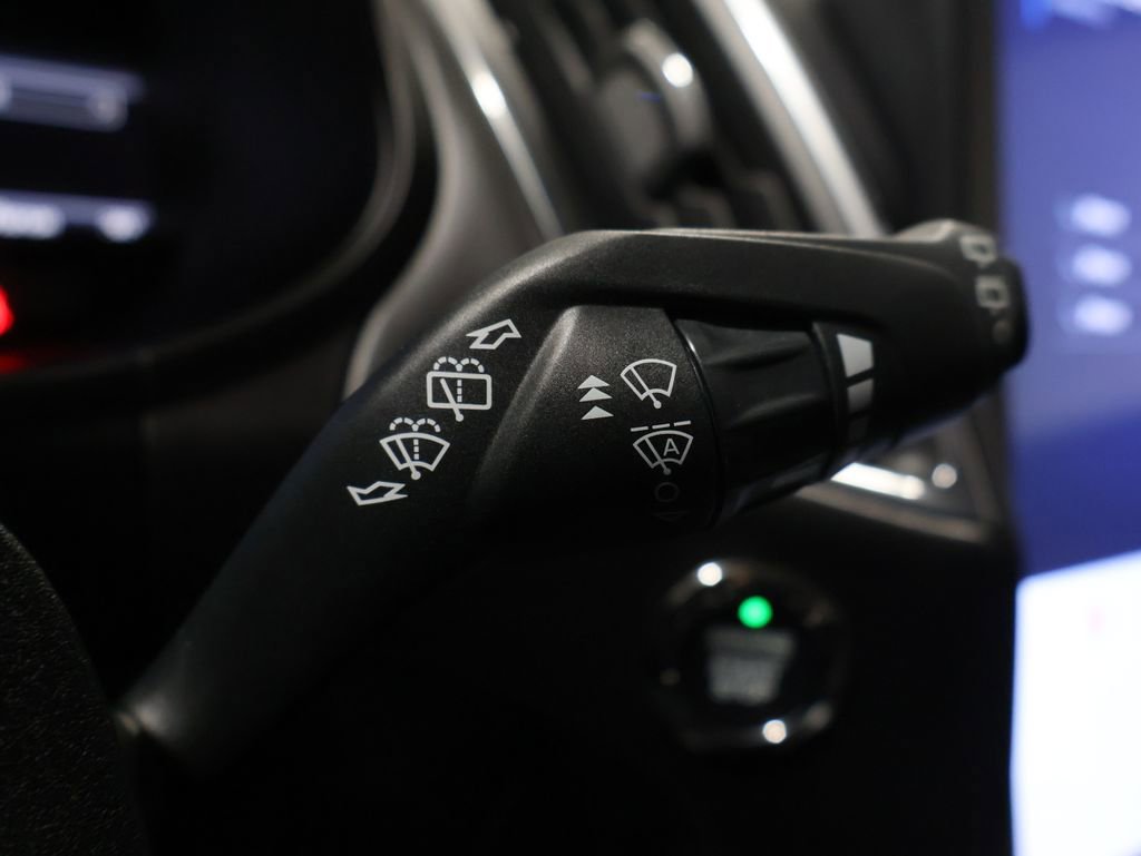 Used 2024 Ford Edge Titanium image 39