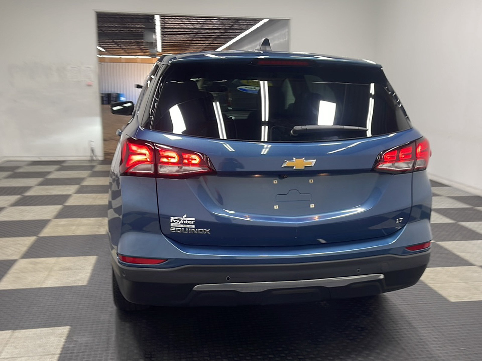 Used 2024 Chevrolet Equinox LT FWD image 17