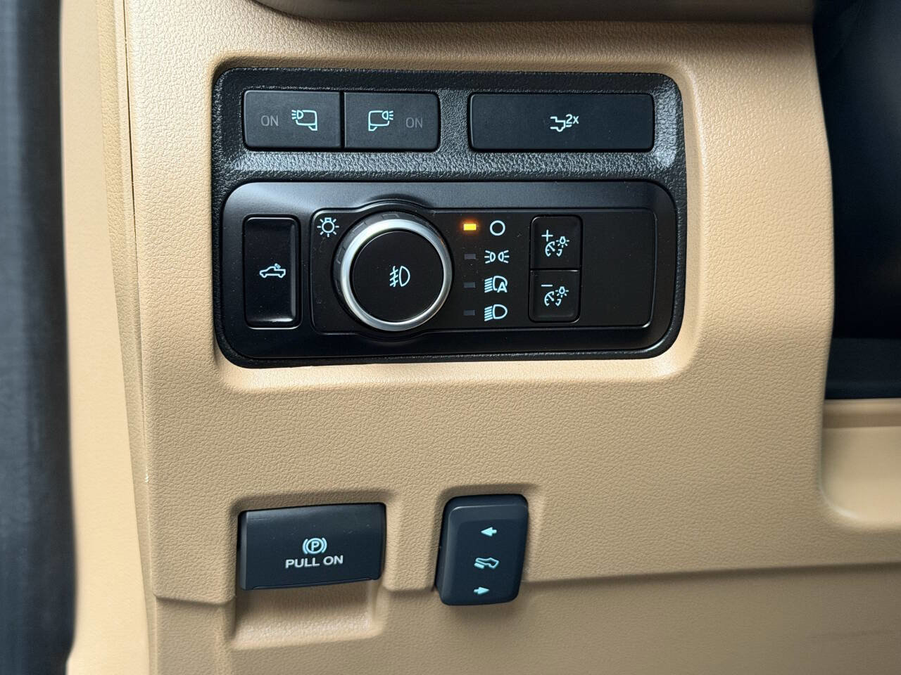 Used 2023 Ford F250 Lariat w/ Lariat Ultimate Package image 39