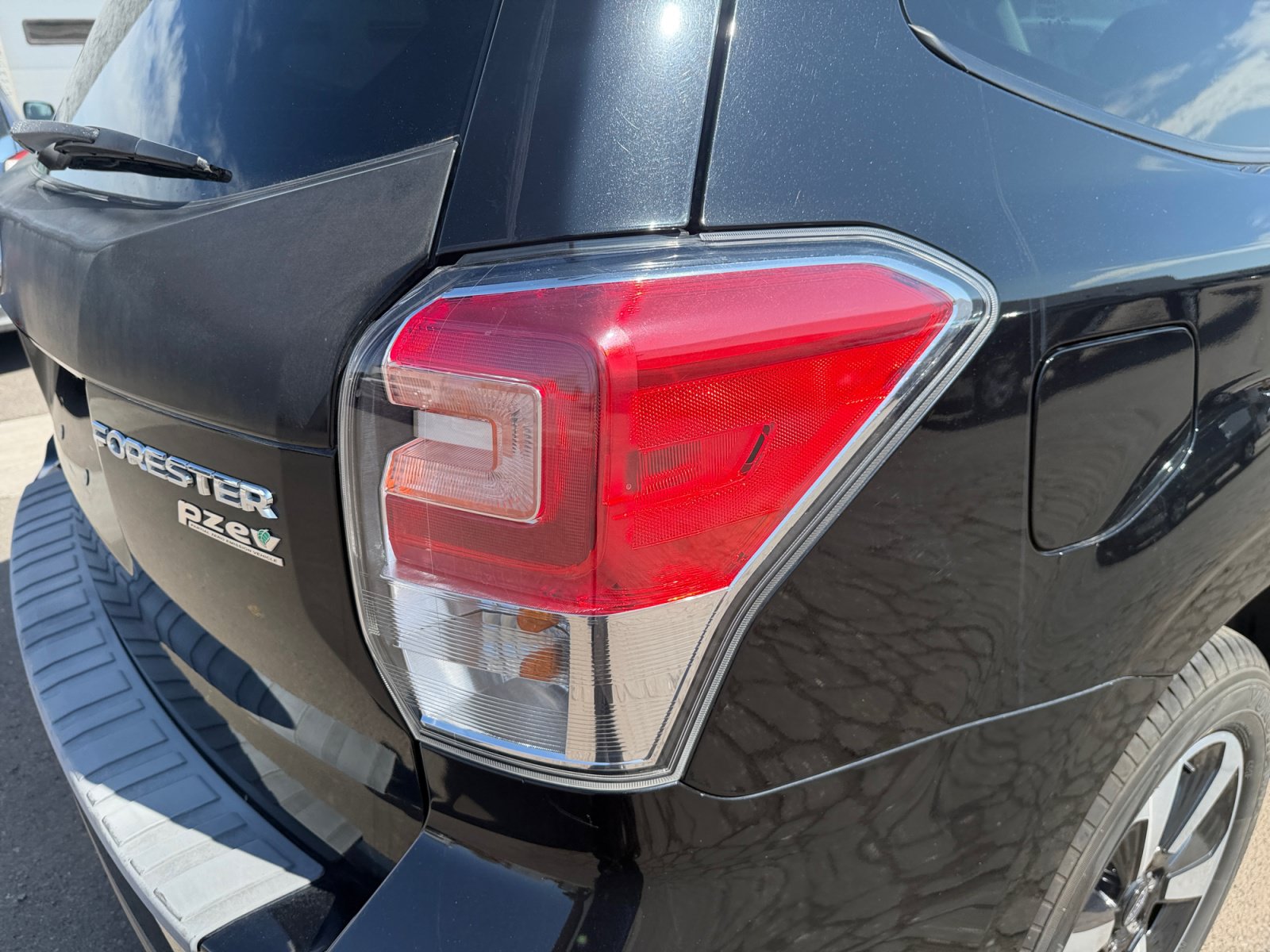 Used 2017 Subaru Forester 2.5i Premium w/ All-Weather Package AWD/4WD image 30