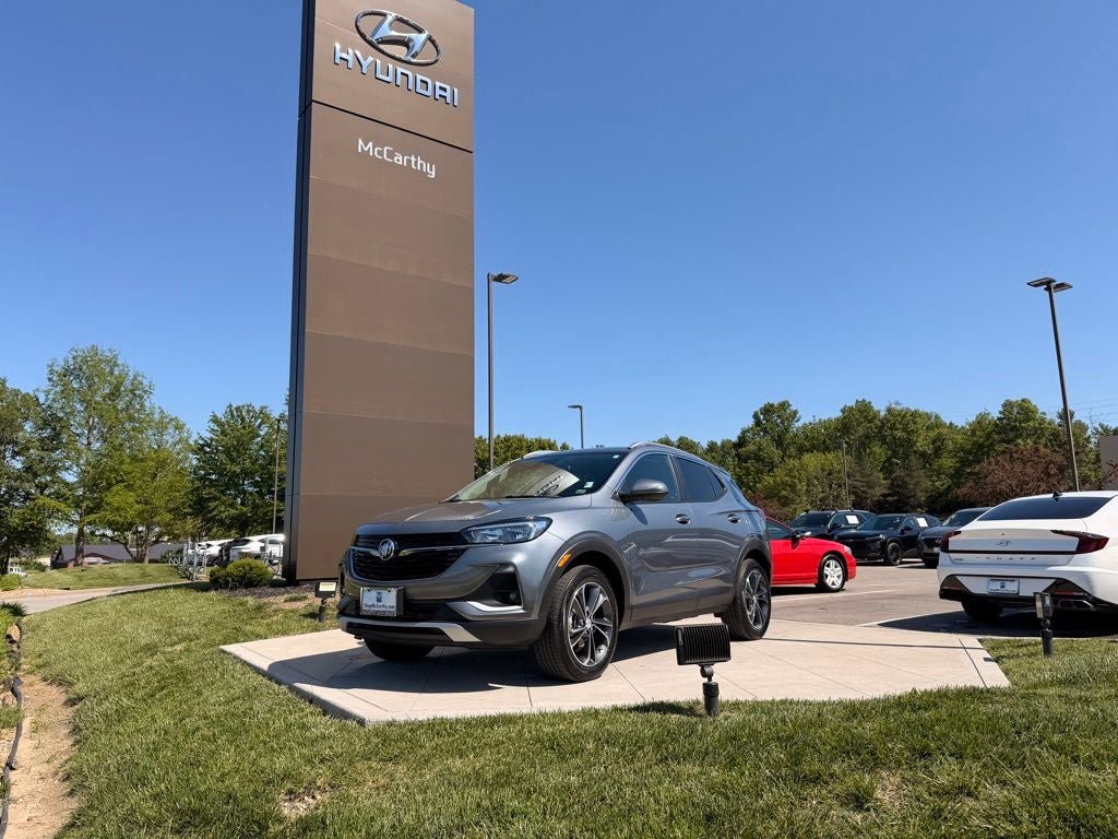 Used 2022 Buick Encore GX Select AWD/4WD image 1