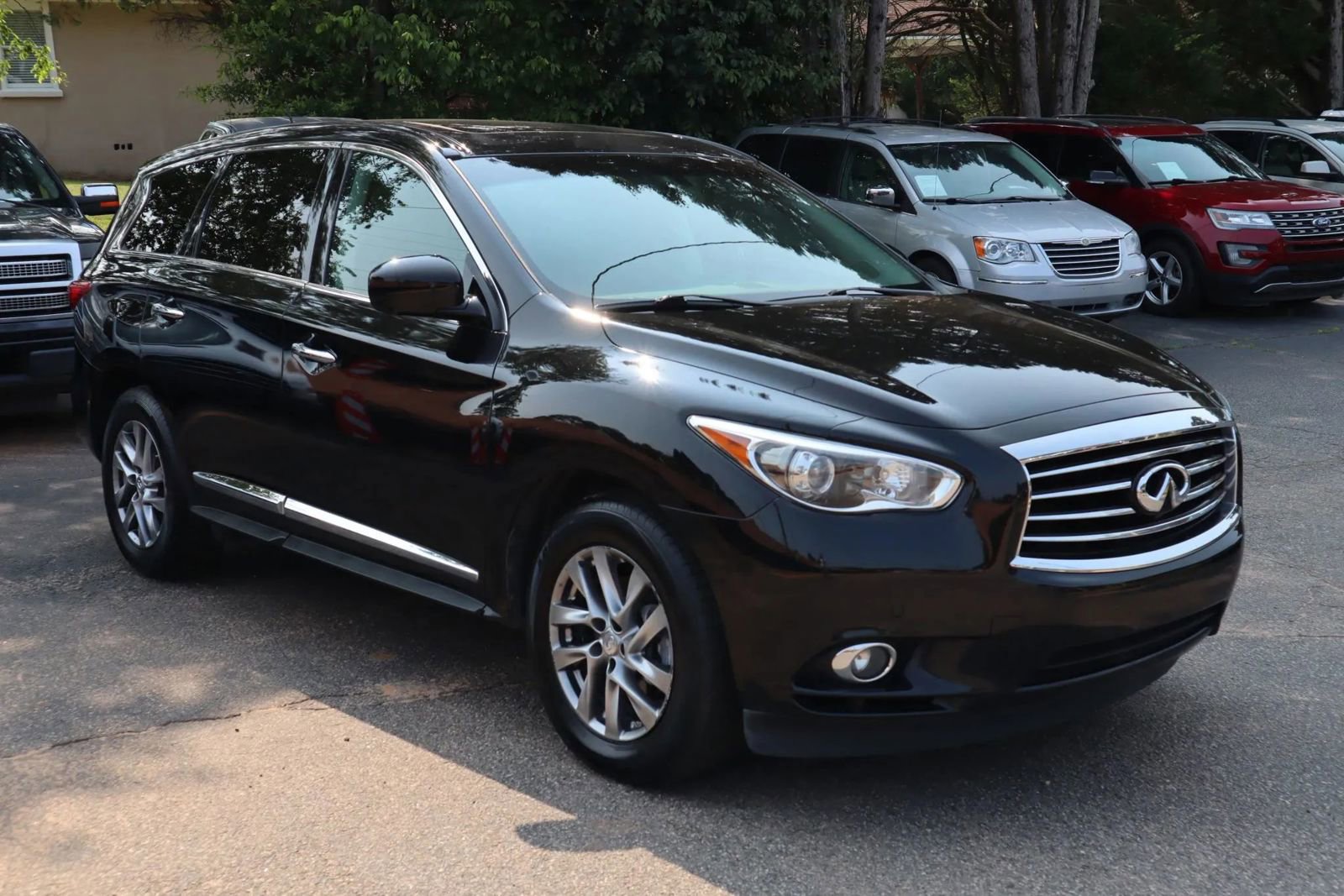 Used 2013 INFINITI JX35 AWD w/ Premium Pkg image 3