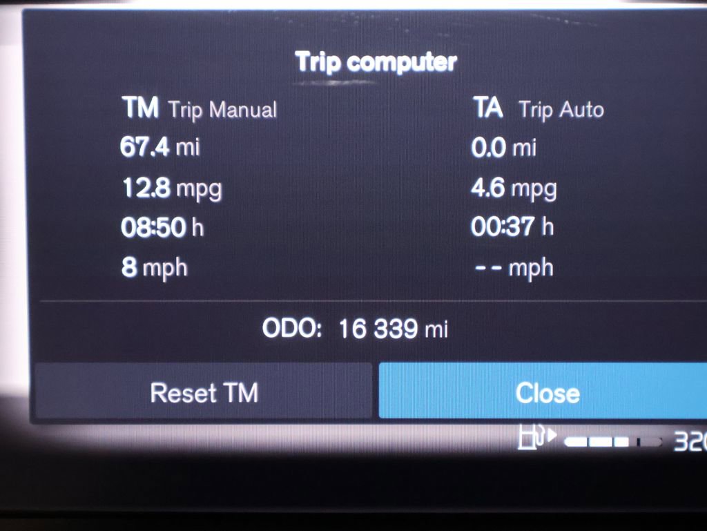 Used 2025 Volvo V60 B5 Cross Country Plus image 36