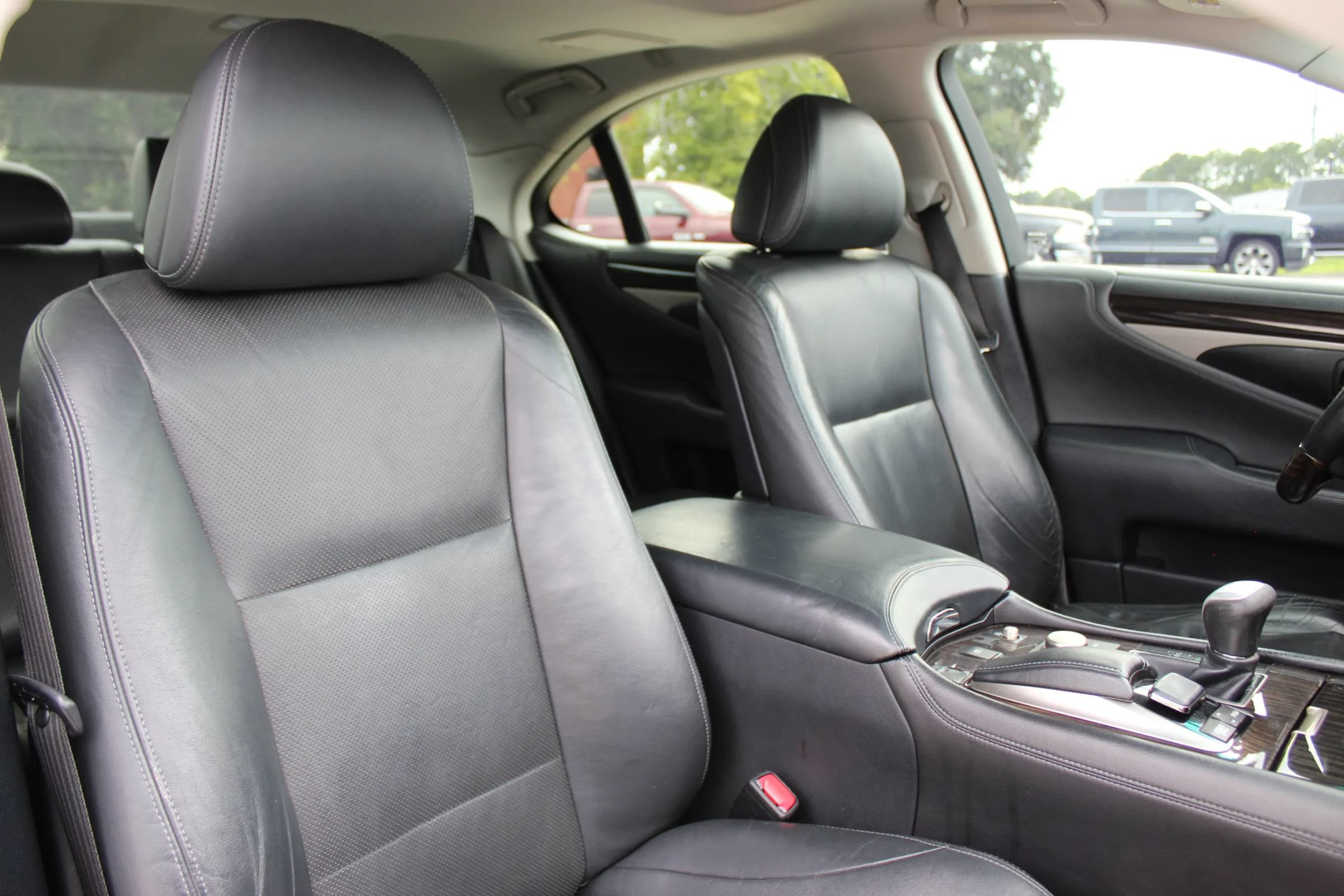 Used 2015 Lexus LS 460 AWD w/ Comfort Package image 30