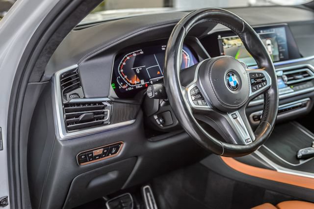 Used 2022 BMW X7 xDrive40i w/ M Sport Package AWD/4WD image 27