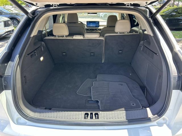 Used 2022 Lincoln Nautilus FWD w/ Premium Package image 13
