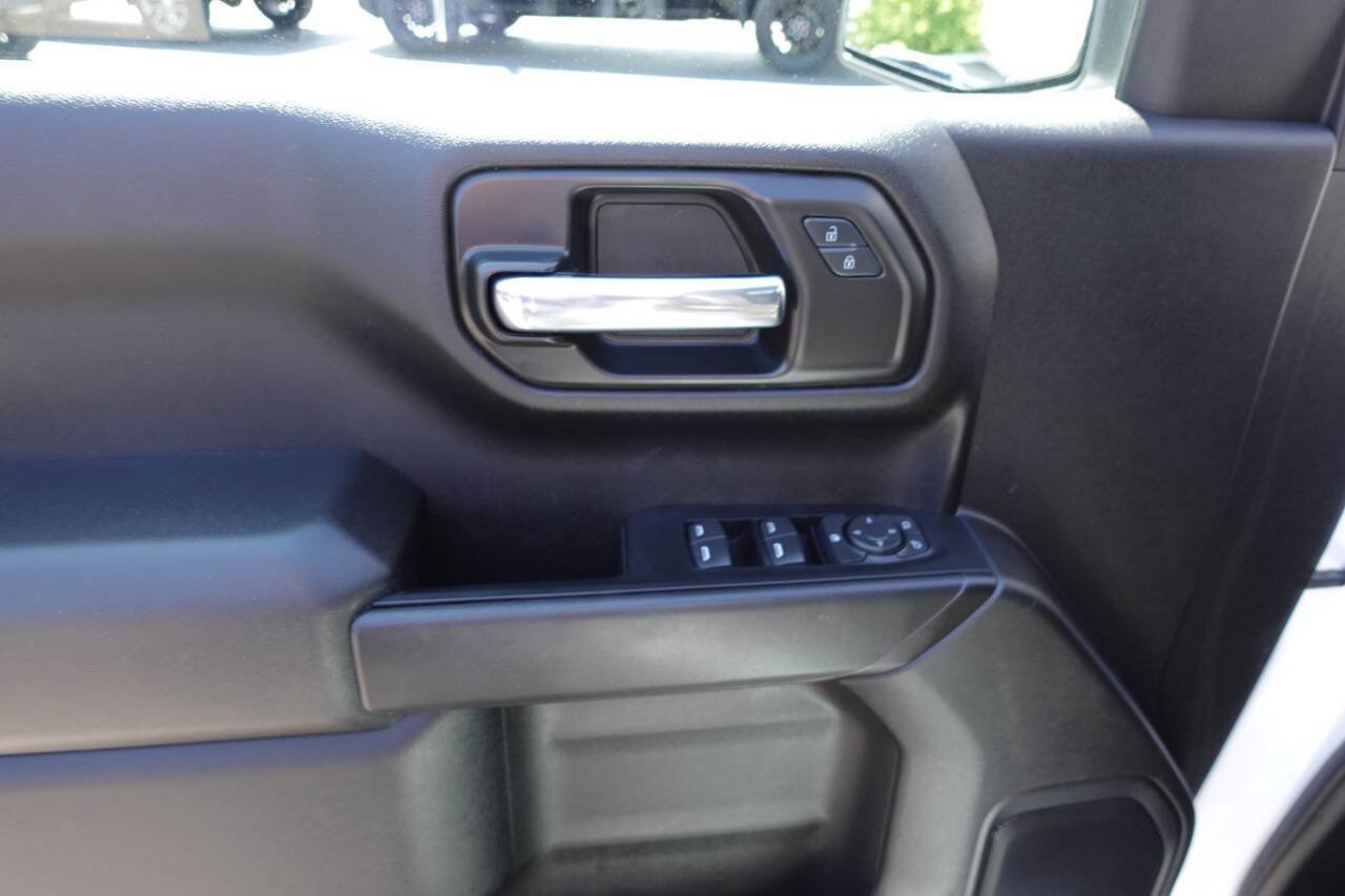 Used 2024 GMC Sierra 1500 Pro w/ Graphite Edition AWD/4WD image 17