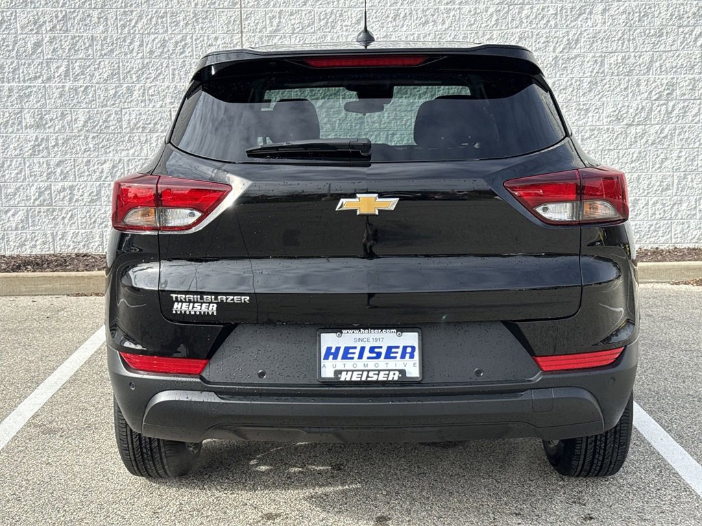 Used 2025 Chevrolet TrailBlazer LS w/ LS Convenience Package image 12