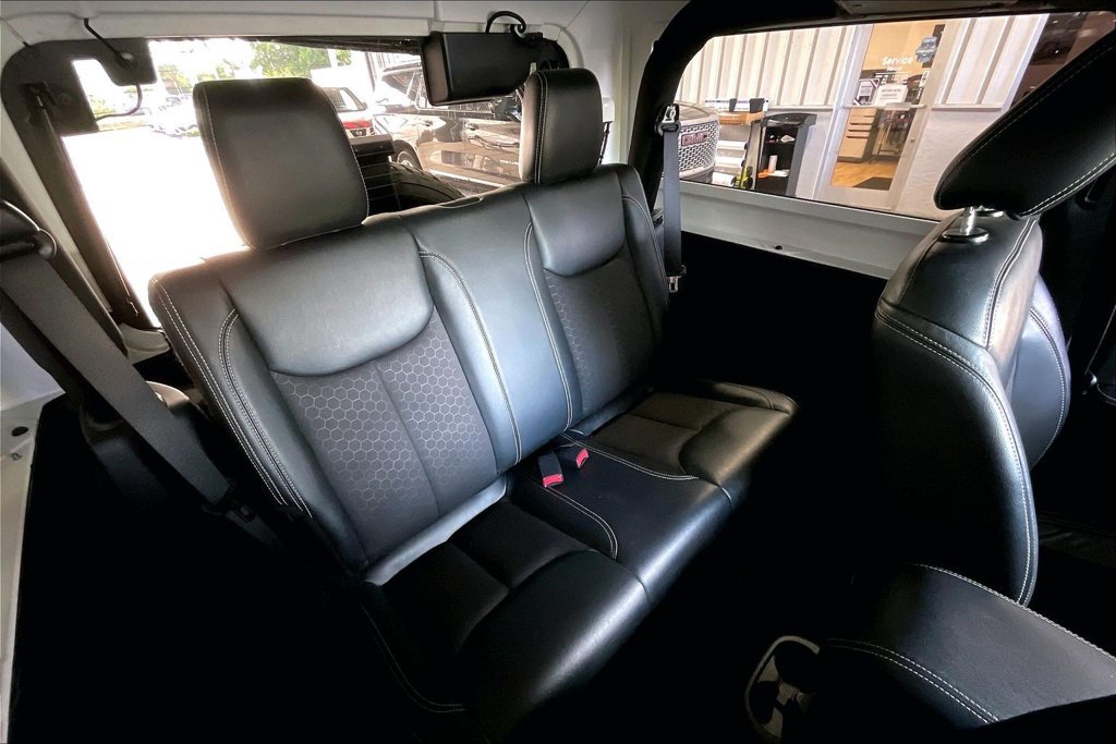 Used 2017 Jeep Wrangler Sport AWD/4WD image 14