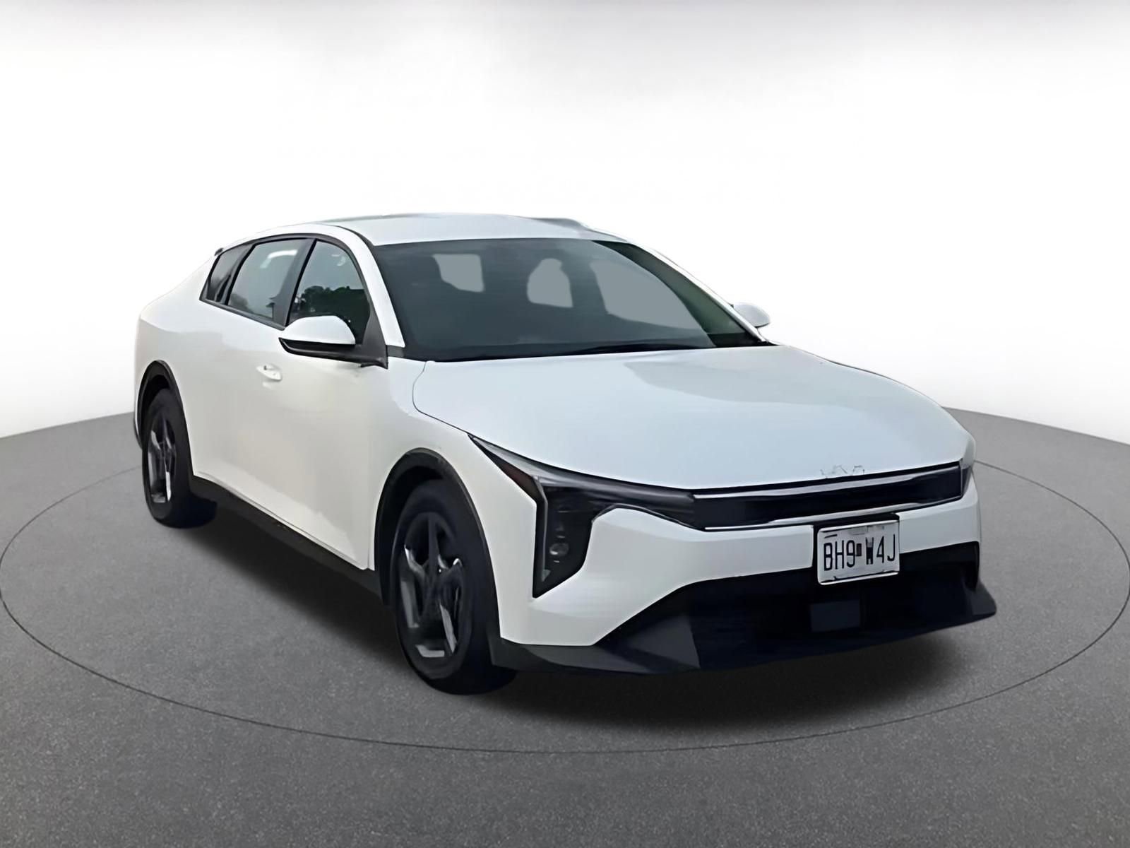 Used 2025 Kia K4 LXS image 3