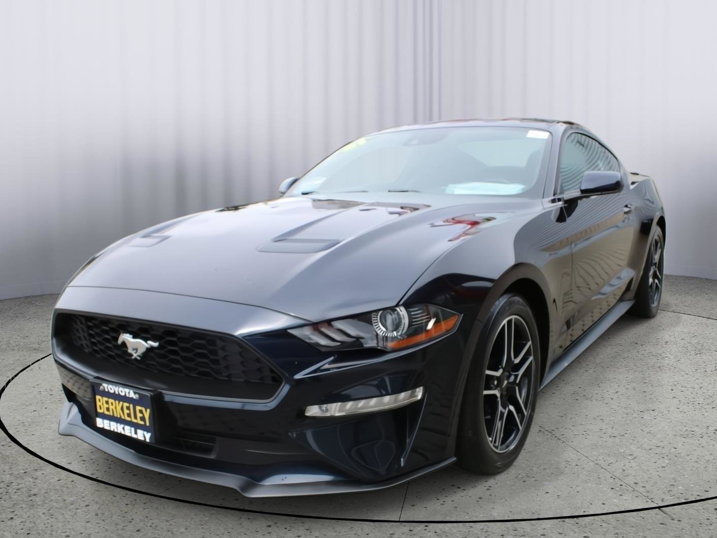 Used 2021 Ford Mustang Premium RWD image 4