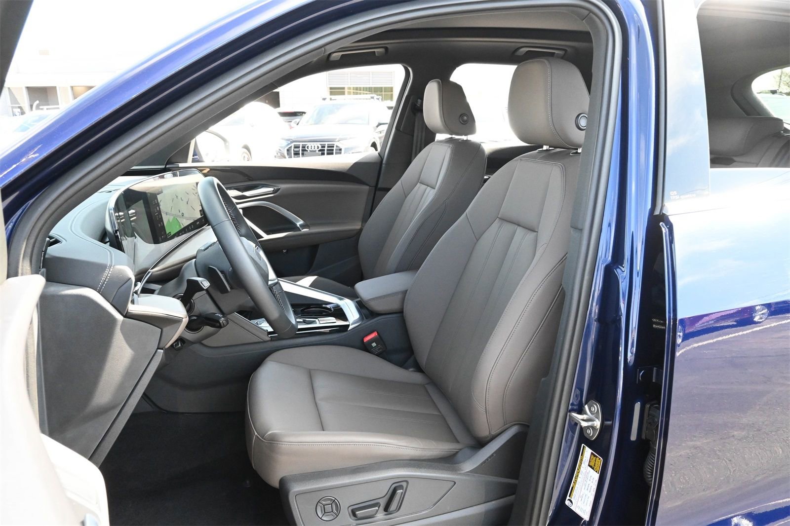 Certified 2025 Audi Q5 Premium w/ Convenience Package image 15