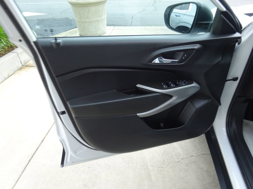 Certified 2024 Chevrolet Trax LS FWD image 24