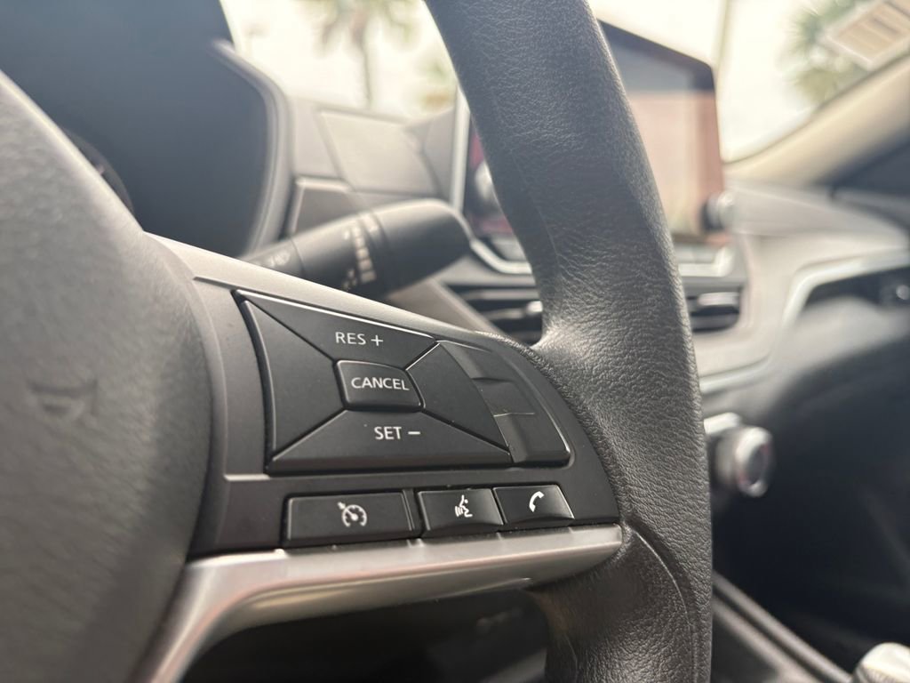 Used 2025 Nissan Altima 2.5 SV image 15