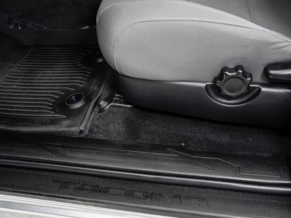 Used 2022 Toyota Tacoma SR RWD image 14