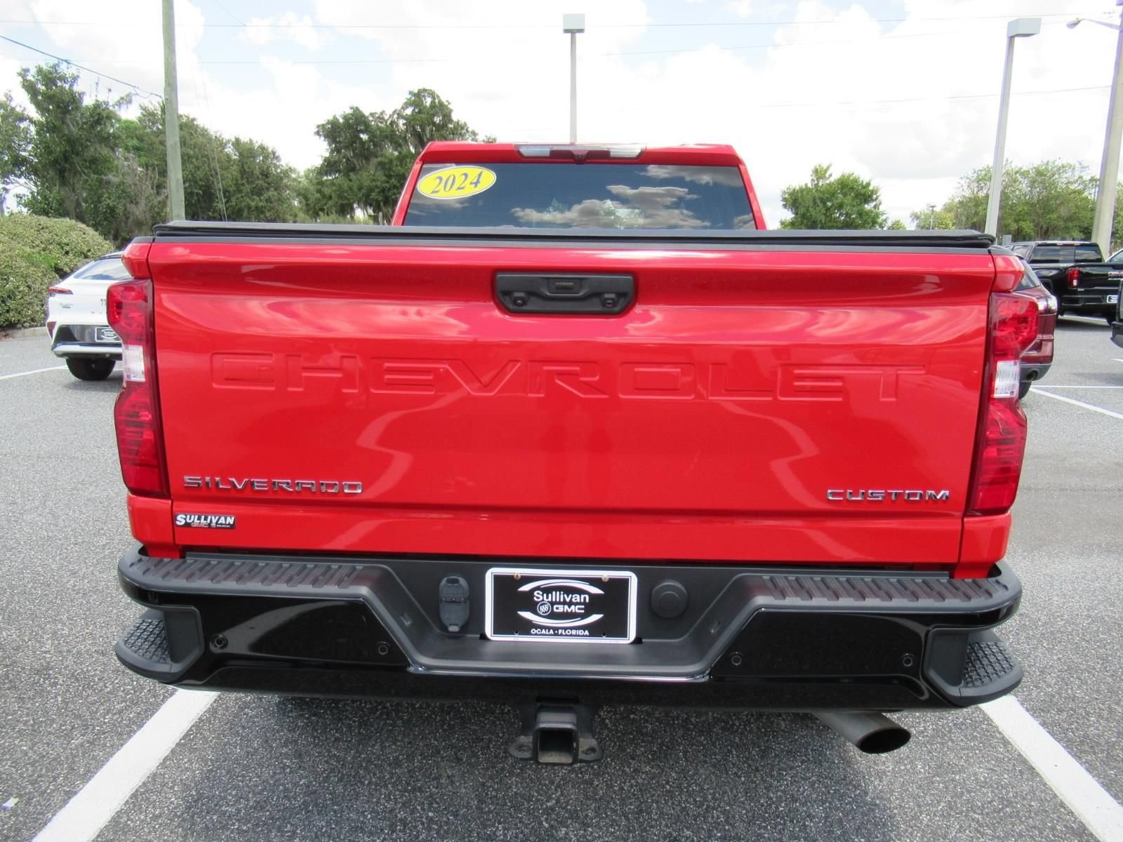 Used 2024 Chevrolet Silverado 2500 Custom w/ Custom Convenience Package RWD image 7