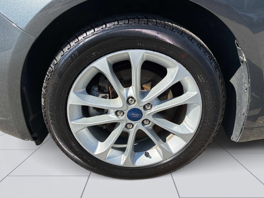 Used 2020 Ford Fusion SE FWD image 13
