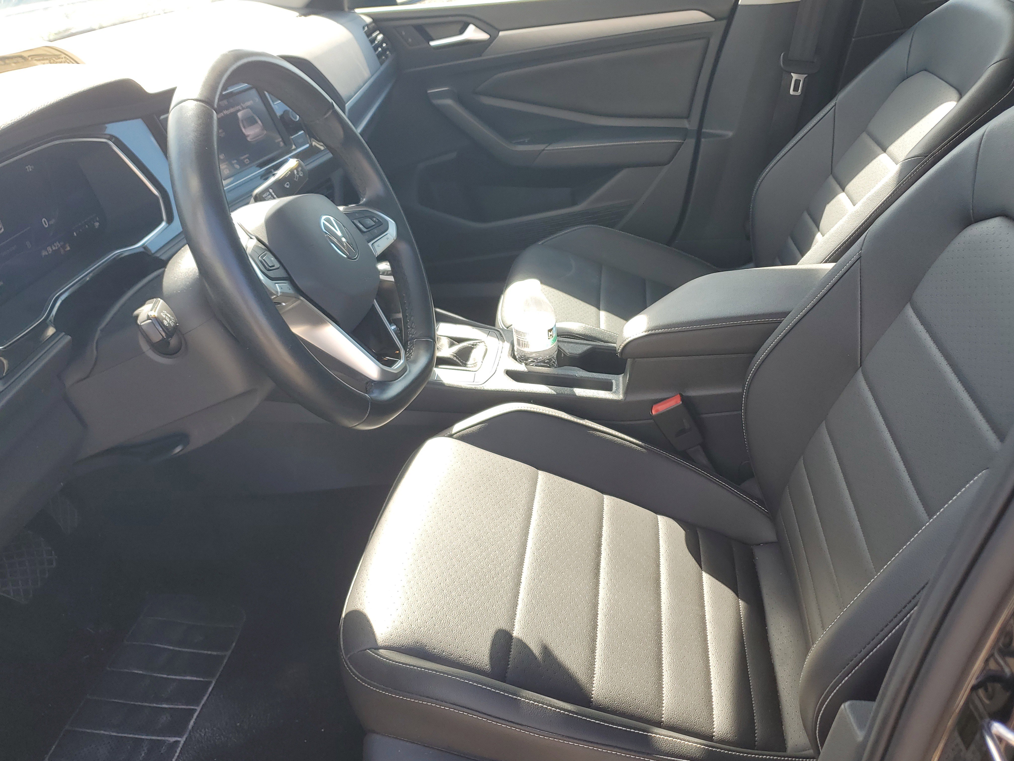 Used 2024 Volkswagen Jetta SE image 21