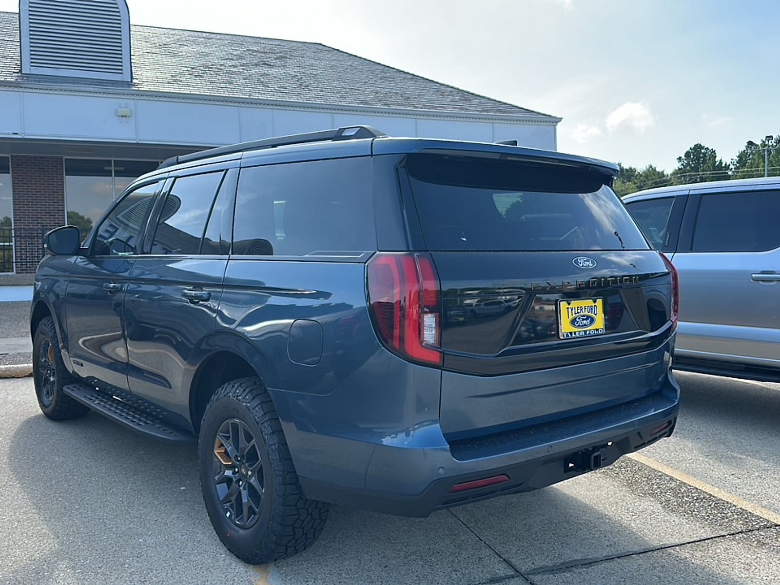 New 2027 Ford Expedition Tremor w/ Driver's Package AWD/4WD image 7