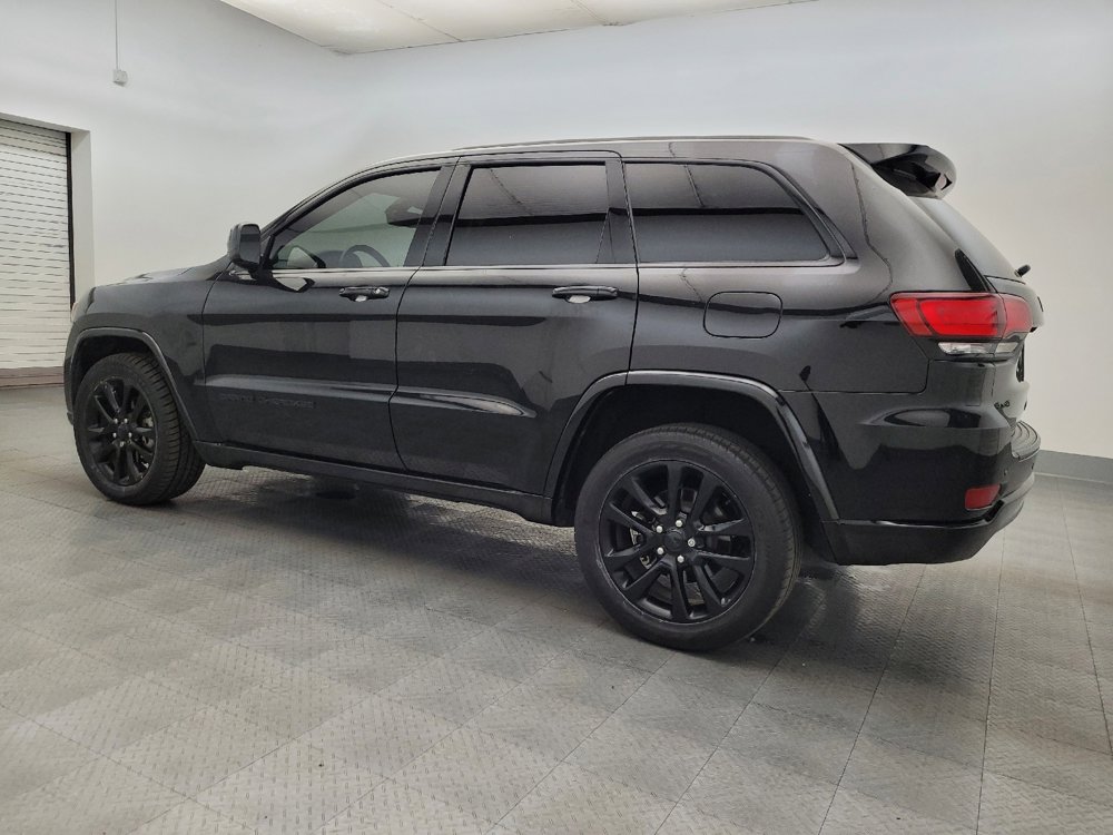 Used 2020 Jeep Grand Cherokee Altitude image 3