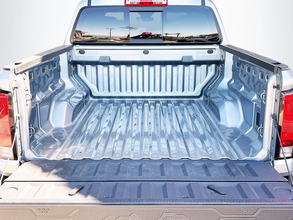 Used 2025 Chevrolet Colorado Trail Boss AWD/4WD image 27