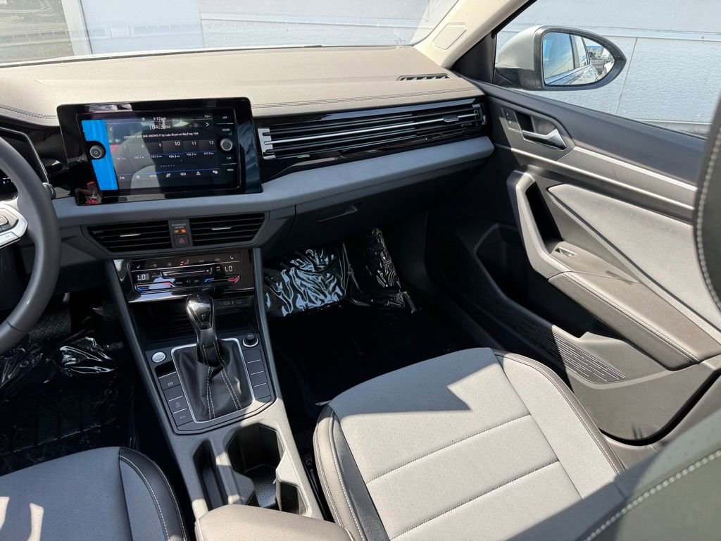 New 2026 Volkswagen Jetta SE FWD image 12