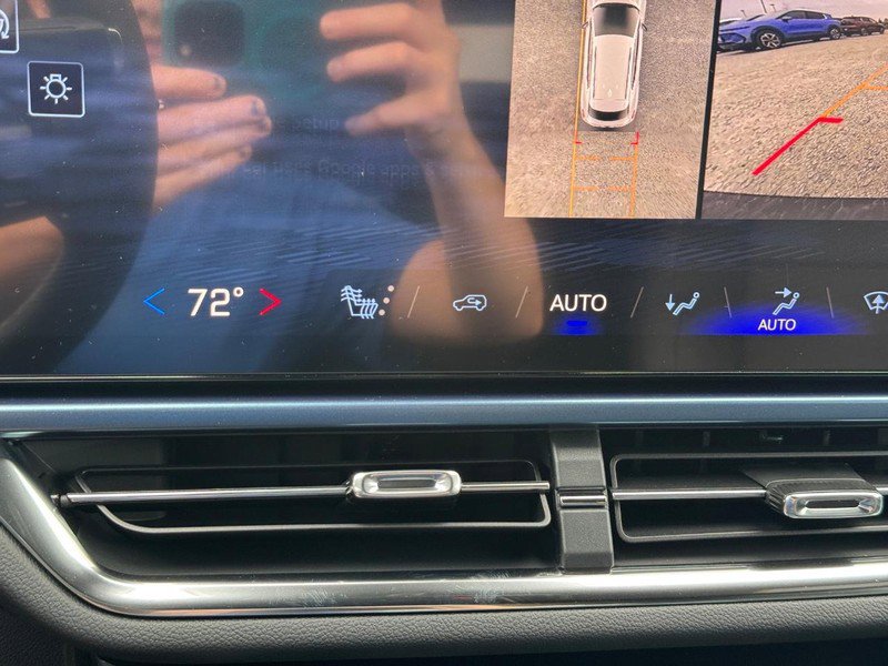 New 2026 Chevrolet Equinox EV LT FWD image 15