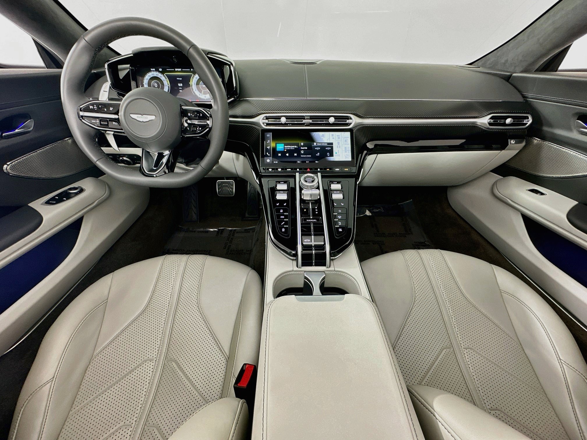 Used 2026 Aston Martin V8 Vantage Coupe RWD image 25