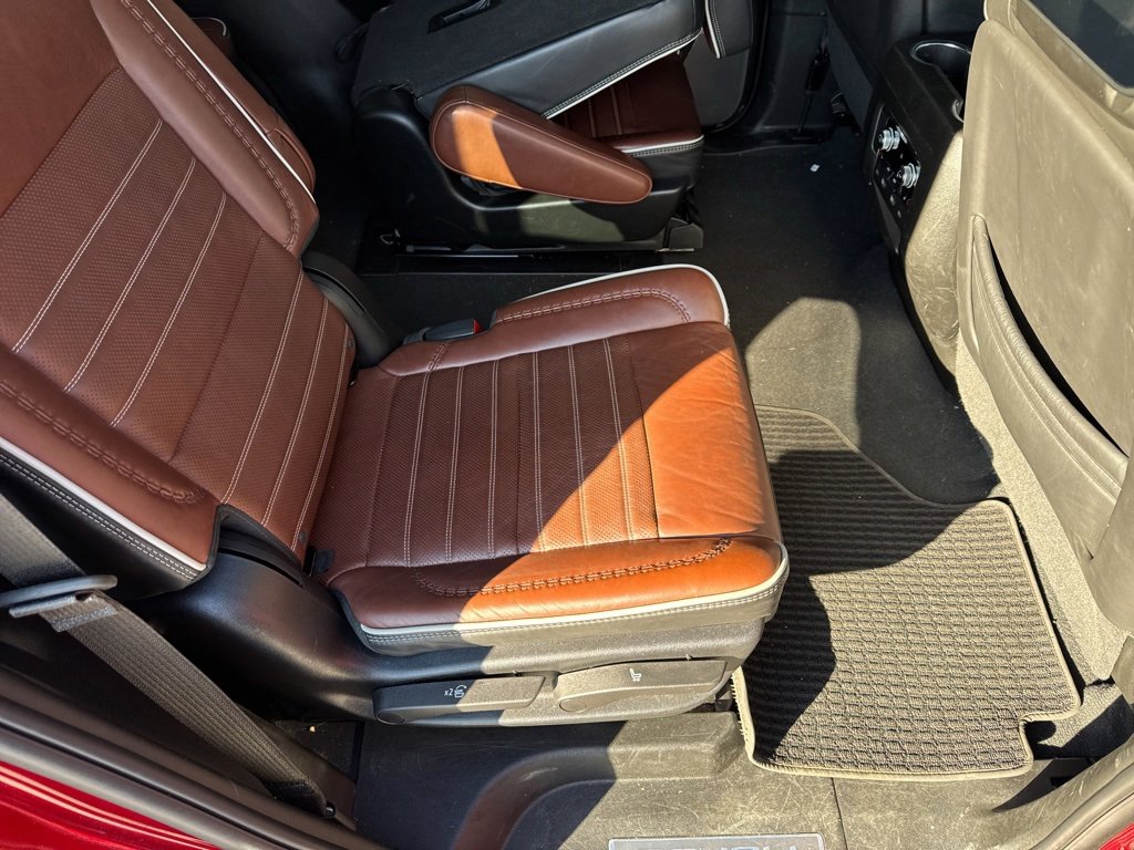 Used 2024 GMC Yukon Denali Ultimate image 18