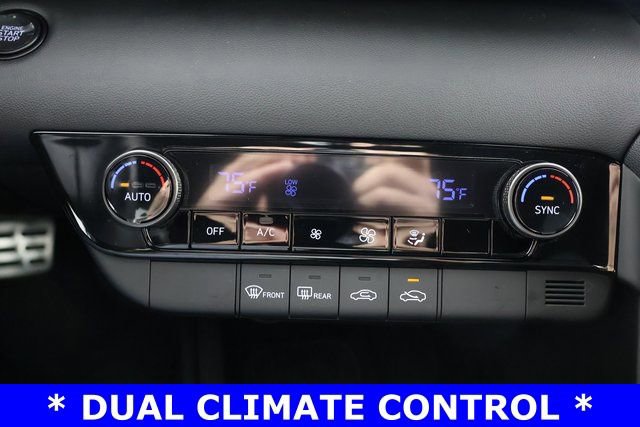 Used 2025 Hyundai Elantra Sport image 15