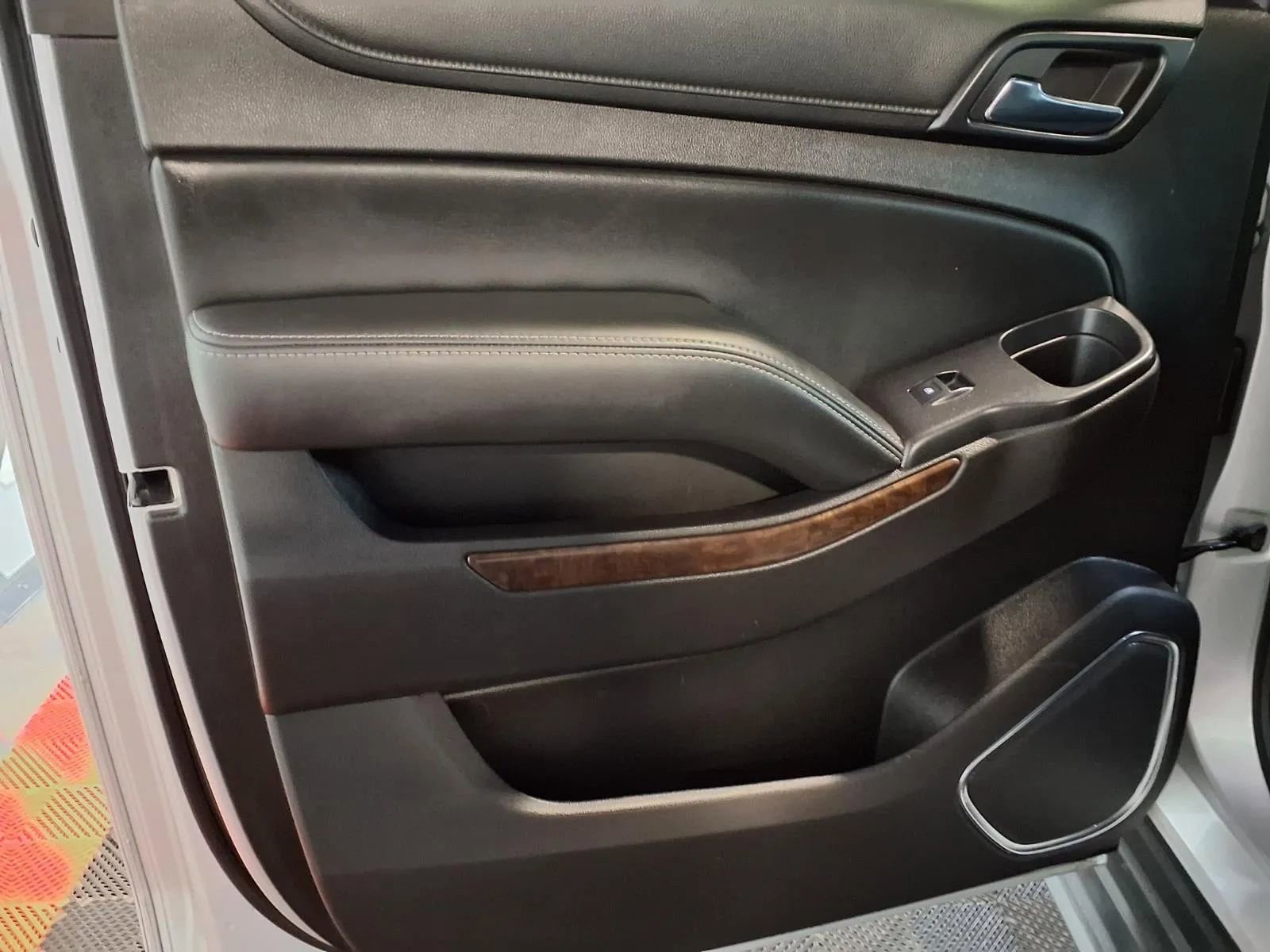 Used 2016 Chevrolet Suburban LT AWD/4WD image 17